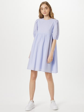 minimum Φόρεμα σε μπλε: μπροστά