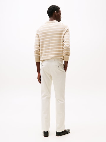 Regular Pantalon chino TOMMY HILFIGER en blanc