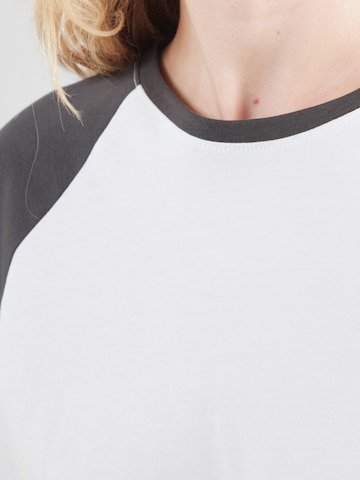 Tricou 'Freya' de la WEEKDAY pe gri