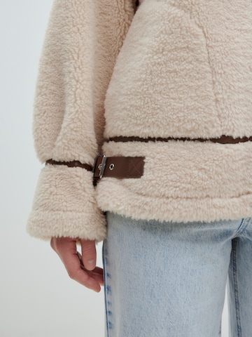 EDITED Between-Season Jacket 'Ariana' in Beige