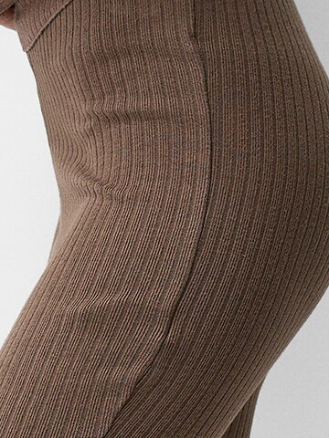 évasé Pantalon Bershka en marron