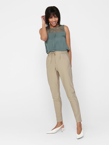 Coupe slim Pantalon à pince 'Poptrash' ONLY en beige