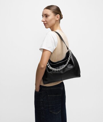 Liebeskind Berlin Shoulder bag in Black: front