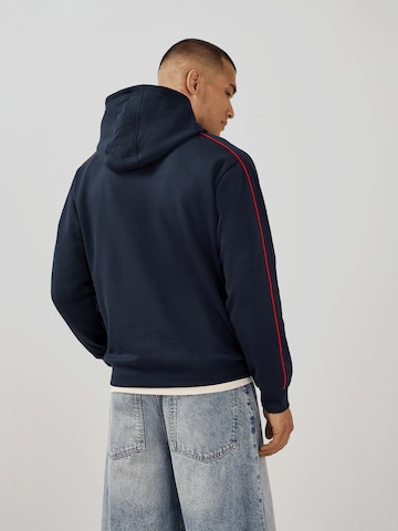 FC BAYERN MÜNCHEN Hoodie Essentials in Blau