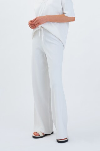 Aligne Pants 'Fletcher' in White: front