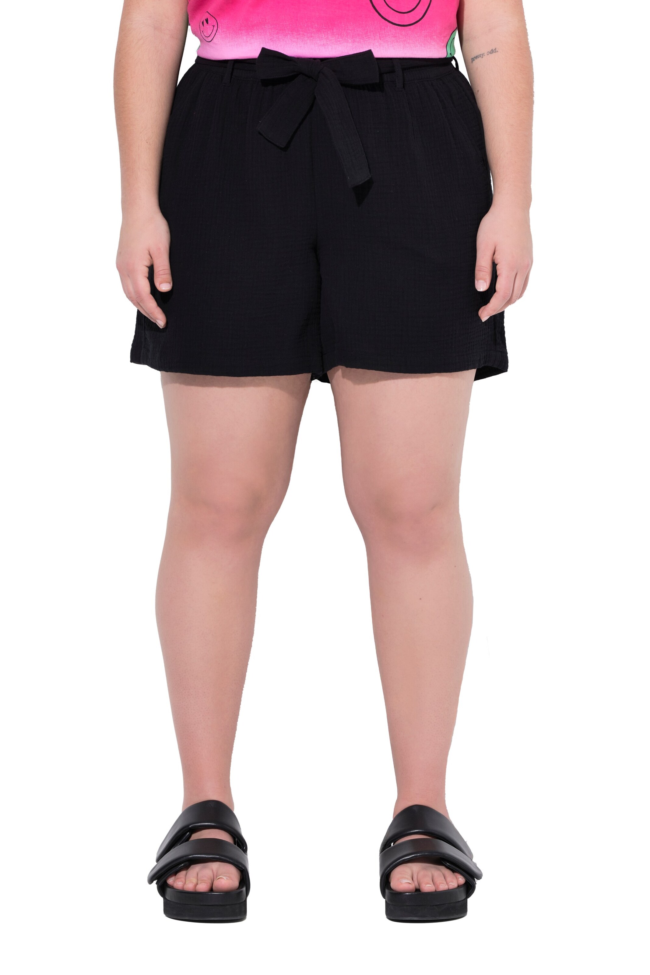 Angel of Style Wide leg Trousers in Black: front