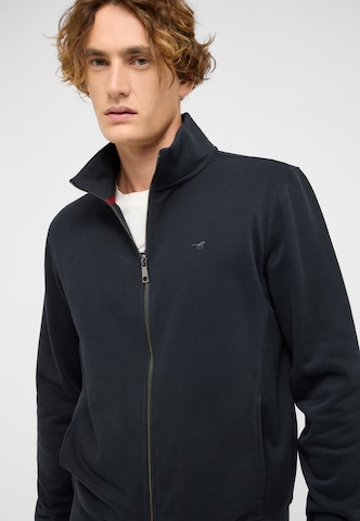 MUSTANG Sweatshirt in Schwarz