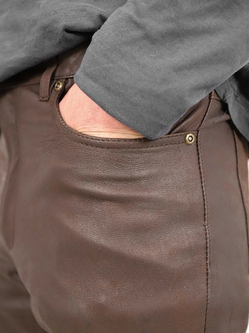 MADDOX - regular Pantalón 'Laurin' en marrón