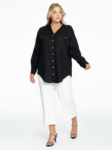 Yoek Blouse in Black