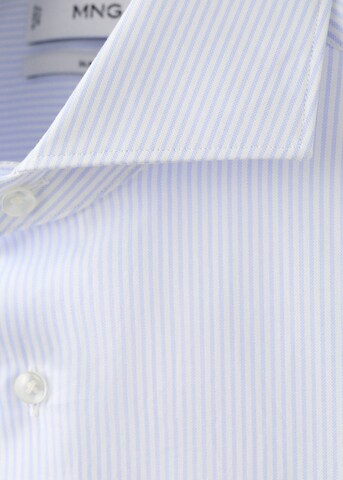 MANGO MAN Slim Fit Hemd 'Cadaques' in Blau