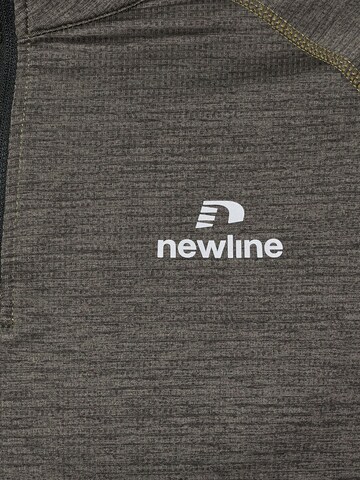 Newline Sportsweatshirt in Grijs