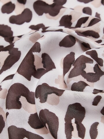 Sciarpa 'STOLA PORTALOGO ANIMAL 90X180 2A6041 T4286' di Liu Jo in beige