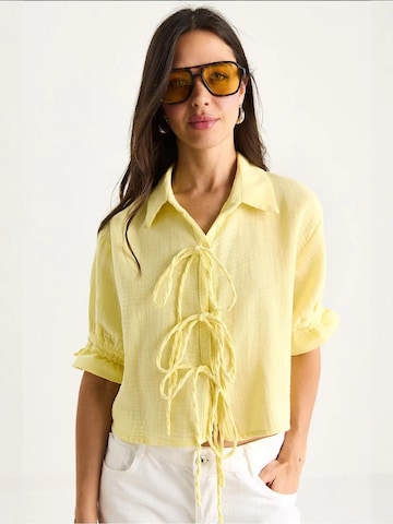 Camicia da donna di Bianco Lucci in giallo: frontale