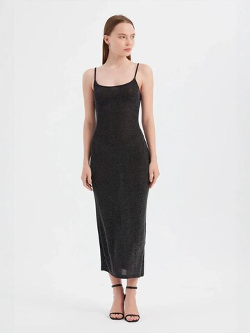 Hiccup Jurk in Zwart: voorkant