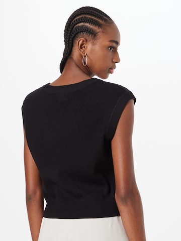 Top in maglia di Urban Classics in nero