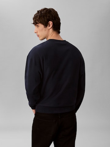 Calvin Klein Jeans Sweatshirt in Blue