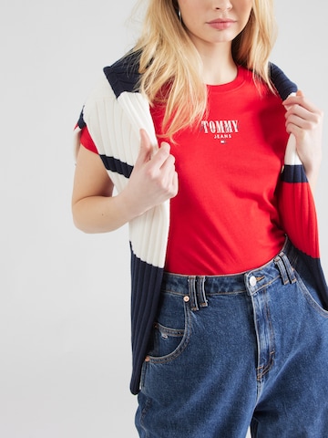 Tommy Jeans Curve Тениска 'Essential' в червено