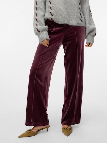 VERO MODA - regular Pantalón plisado 'HANNA' en rojo