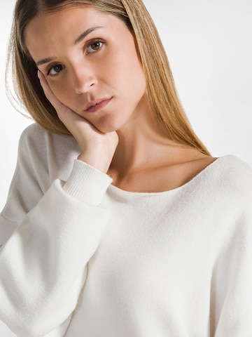 Pullover di DEHA in bianco