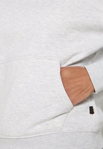 ALPHA INDUSTRIES Sweatshirt in Grau