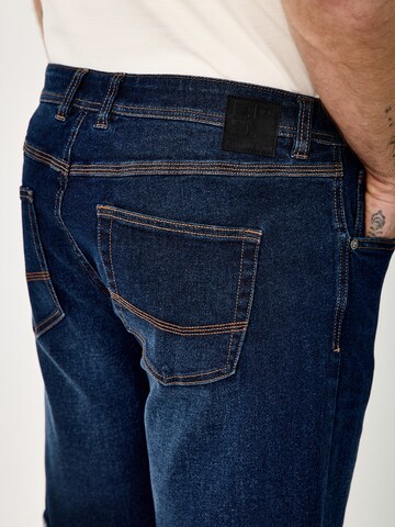 REDPOINT Regular Jeans in Blau