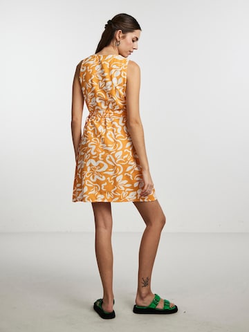 PIECES فستان 'Larisa' بلون برتقالي