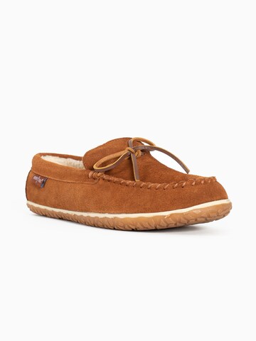 Minnetonka - Mocassins 'Taft' em castanho