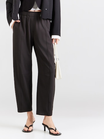 Barrel Pantalon à pince s.Oliver en noir : devant