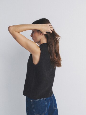 The Set Knitted vest in Beige