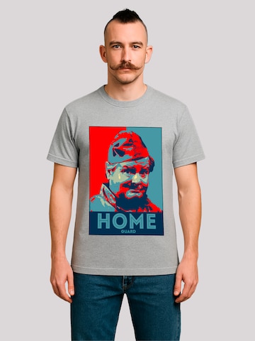 T-Shirt 'TV Times Benny Hill Home Guard' F4NT4STIC en gris