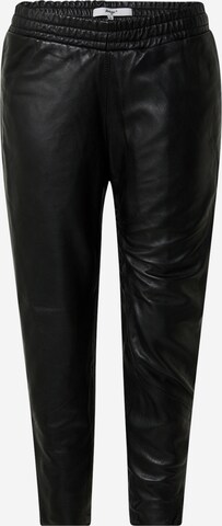 Coupe slim Pantalon Maze en noir : devant