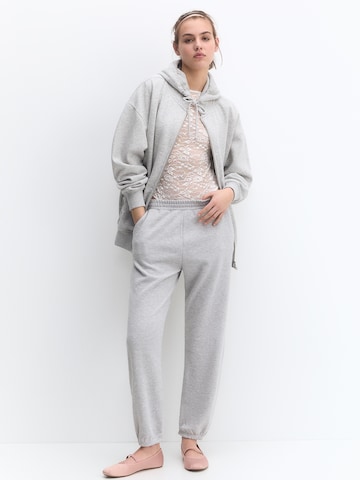 Pull&Bear Tapered Trousers in Grey