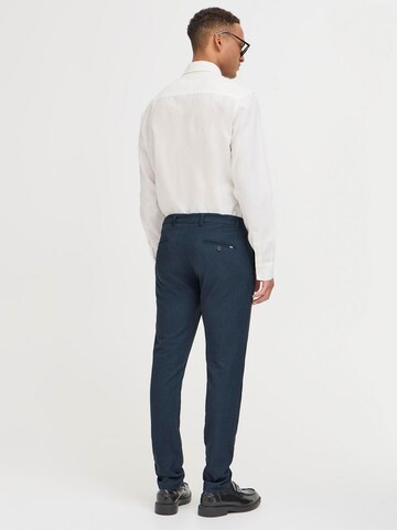 Coupe slim Pantalon chino 'Frederic' !Solid en bleu