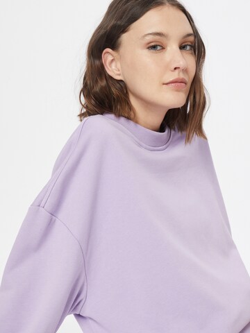 Urban Classics Sweatshirt i lilla