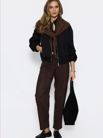 Maglietta di SASSYCLASSY in nero