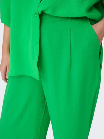 Wide leg Pantaloni con pieghe 'Joleen Jackie' di ONLY Carmakoma in verde