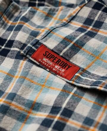 Superdry - Ajuste confortable Camisa en azul