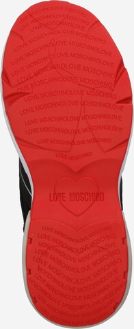 Sneaker bassa di Love Moschino in nero