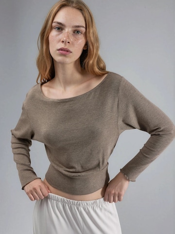 Pullover di Busem in marrone: frontale