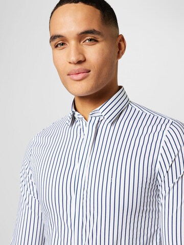 Calvin Klein Regularny krój Koszula w kolorze niebieski