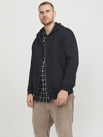 Jack & Jones Plus Ζακέτα φούτερ 'Bradley' σε μαύρο: μπροστά