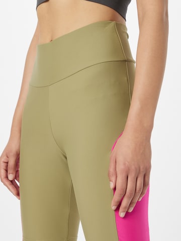 Urban Classics Skinny Leggings in Green