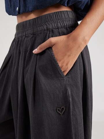 alife & kickin Wide leg Bandplooibroek 'NadetteAK' in Zwart