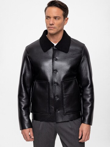 Antioch Übergangsjacke in Schwarz: Vorderseite