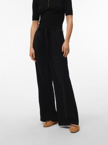 Wide Leg Pantalon à pince 'VMJadina' VERO MODA en noir : devant