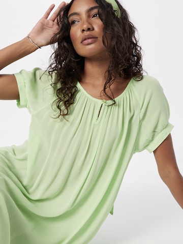 Rochie 'Amber' de la Kaffe pe verde