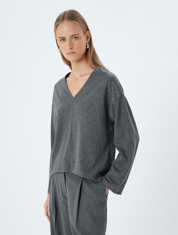 Koton Sweater in Grey: front