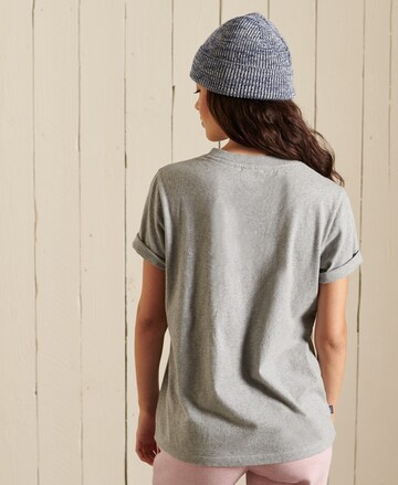 Superdry T-Shirt in Grau