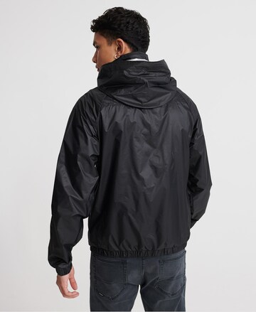 Superdry Jacke in Schwarz