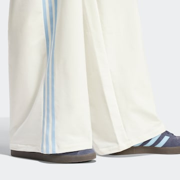 Loosefit Pantalon ADIDAS ORIGINALS en blanc